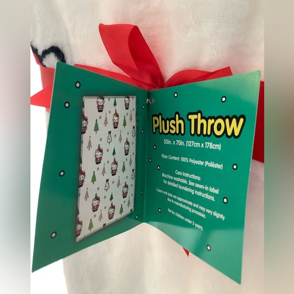 Hello kitty Christmas blanket. Viral - Picture 7 of 8